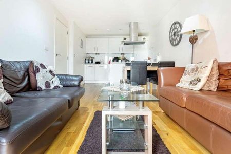 Woking, Surrey, GU21 - Photo 2