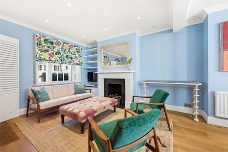 A beautifully presented terraced house situated in the heart of Belgravia. - Photo 5