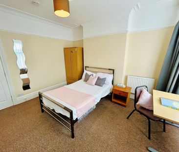 4 bedroom terraced house to rent - Photo 3