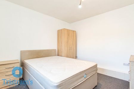1 bed Shared Flat for Rent - Photo 3