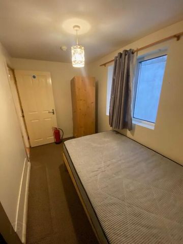 Great Location, 62a University Avenue, Queens Quarter, Belfast, BT7 1GY - Photo 5