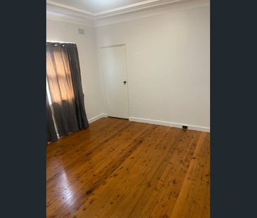 Part House in sought after location - Photo 6