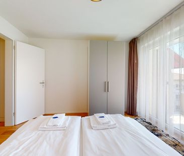 Stylish 2.5-Room Furnished Apartment with Balcony in Zürich's Sought-After District 6 - Photo 6
