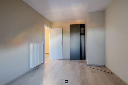 ONGEMEUBELD: Duplex-appartement met 3 slaapkamers met open zicht in het centrum van Knokke. - Photo 3