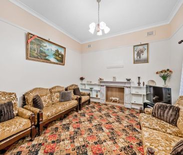 Charming Family Home in a Prime, Peaceful Location - Photo 5