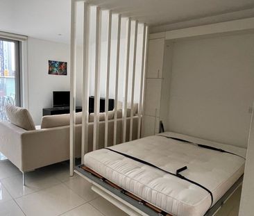 Studio Flat, Pan Peninsula Square, E14 - Photo 6