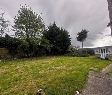 Hendon Way, Stanwell, Staines-upon-Thames,TW19 - Photo 2