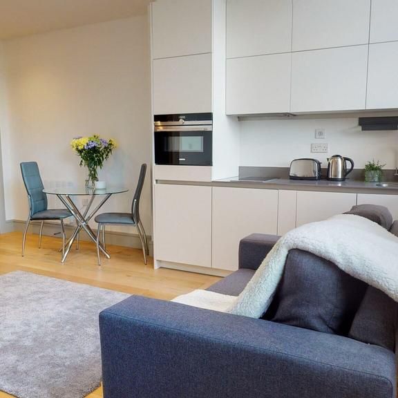 Studio to rent - Photo 1