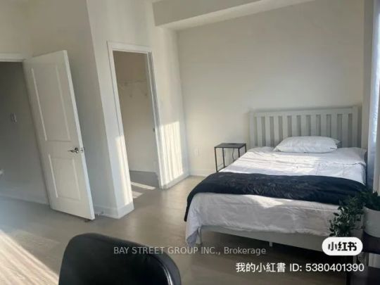 Condo Townhouse For Lease | W9249518 - Photo 1