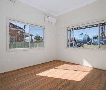 Spacious Refurbished Three Bedroom Family Home! - Photo 5