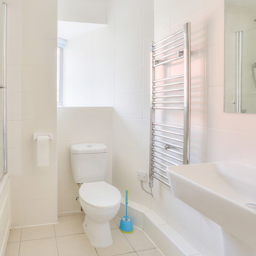 Available unfurnished from 05/06/2026 - Photo 1