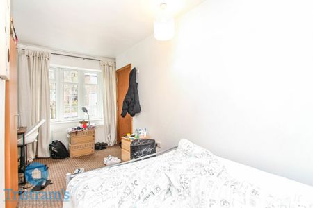 6 bed Semi-Detached House for Rent - Photo 2