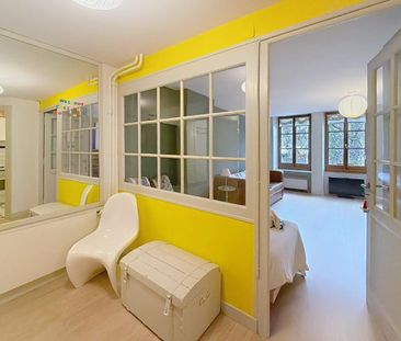 Studio meublé, donnant sur la place du bourg de four en vieille ville. - Foto 1