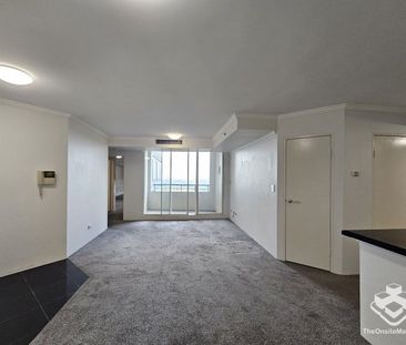 Spacious 2 bedroom 2 bathroom apartment in Chatswood CBD - Photo 1
