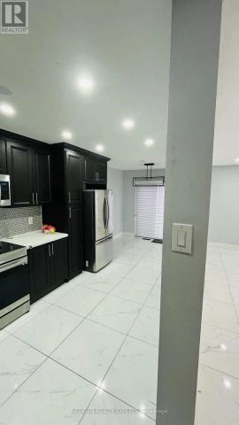 803 DEVERON CRESCENT W - Photo 5