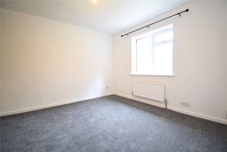 3 bedroom House in Water Lane, Farnborough - Photo 5