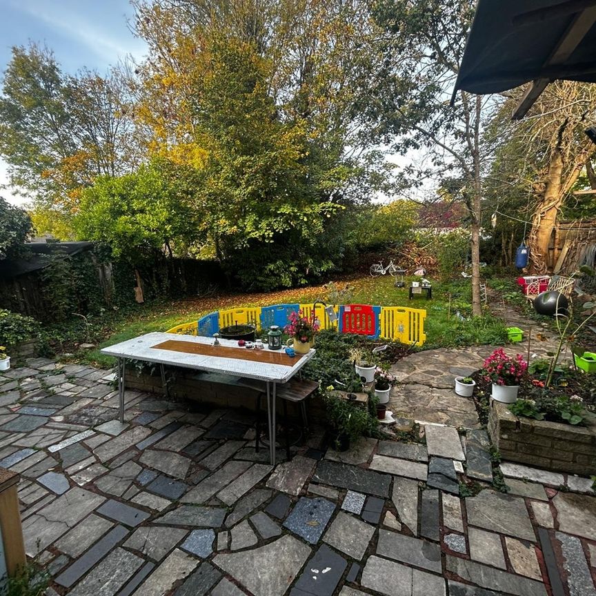 Studio Flat, Bree Court, N3 - Photo 1
