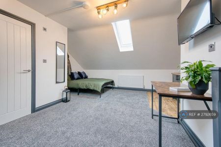 1 bedroom in a house share to rent - Photo 2