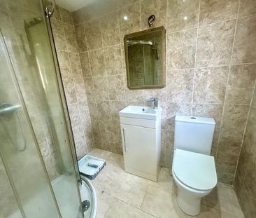 4 bedroom terraced house to rent - Photo 6