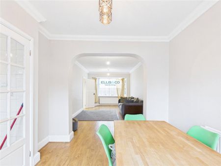 4 bedroom semi-detached house to rent - Photo 2