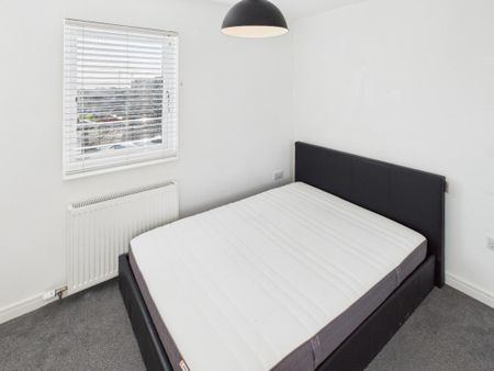 3 bedroom semi-detached house to rent - Photo 5