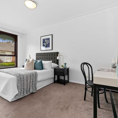 LOVELY TWO BEDROOM HOME IN GREAT LOCATION - Photo 4