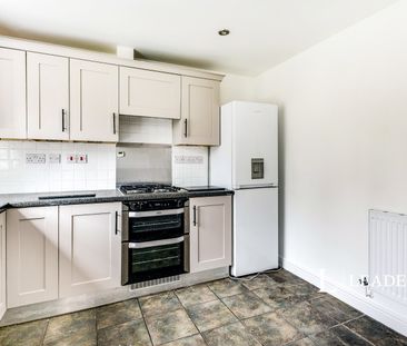 3 bedroom house to rent Charlton Court, Reading Road, Wantage, Oxfo... - Photo 6