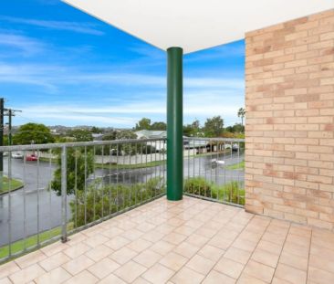 Lifestyle & Appeal - 2 bedroom 2 bath - this property has it all! - Photo 1