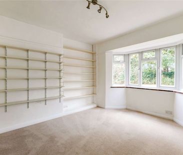 Spacious 4-Bedroom Detached Home with Gated Driveway, Garage & Gene... - Photo 6