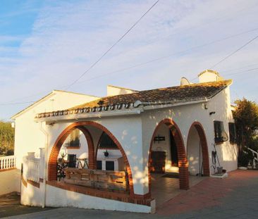 3 room luxury Villa for rent in Alhaurín de la Torre, Spain - Photo 4