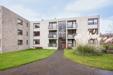 3 bedroom flat to rent - Photo 4