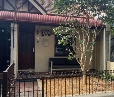 Charming 2-Bedroom House in the Heart of Erskineville - Photo 6