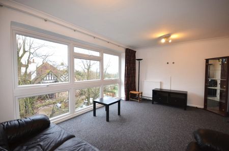 2 bedroom Flat To Let - Photo 4