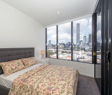 Luxurious Apartment in South Brisbane! - Photo 3