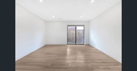 Established Family Comfort in Bridgefield Estate - Photo 4