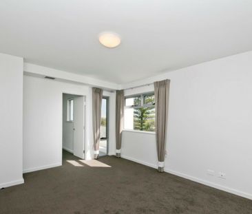 3x2 Apartment - Photo 6