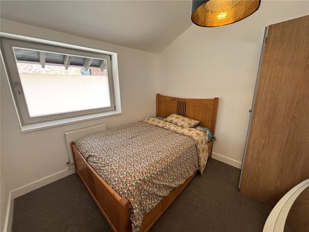 Sheeling Close, Aldershot, Hampshire, GU12 - Photo 4