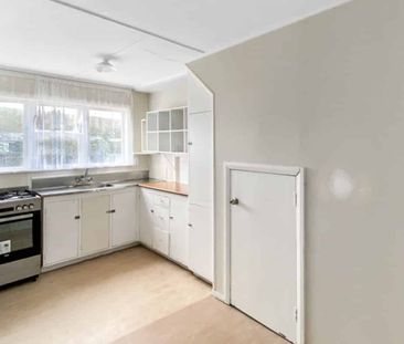 WHANGANUI EAST - 3 BEDROOMS - Photo 2