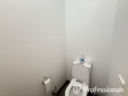 Modern Style and Convenience - Photo 3