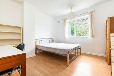 4 bedroom terraced house to rent - Photo 5