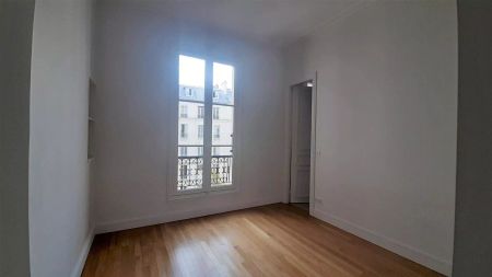 location Appartement T5 DE 207.8m² À PARIS - Photo 3