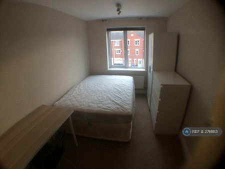 6 bedroom terraced house to rent - Photo 4