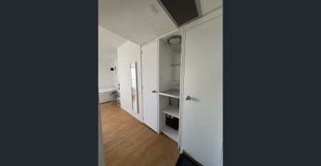 Fully Furnished Chic Studio overlooking the Broadwater Southport - Photo 2