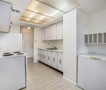For Lease - 555 BRITTANY Drive Unit# 510, Manor Park - Cardinal Gle... - Photo 1