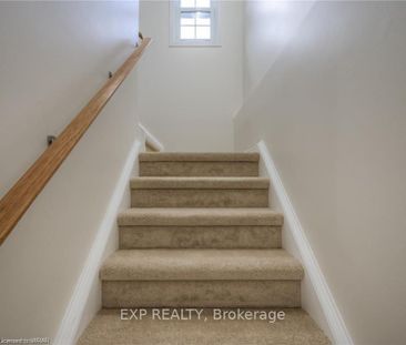 Detached Home For Lease | X8097478 - Photo 4