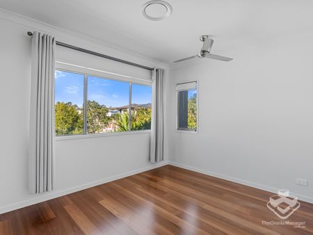 Spacious and Stylish Townhome in Prime Rochedale Location - Photo 3