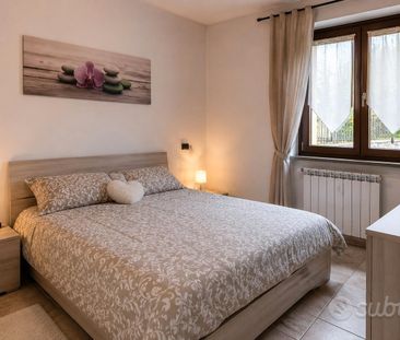 Ampio Bilocale con balcone e box auto - Photo 2