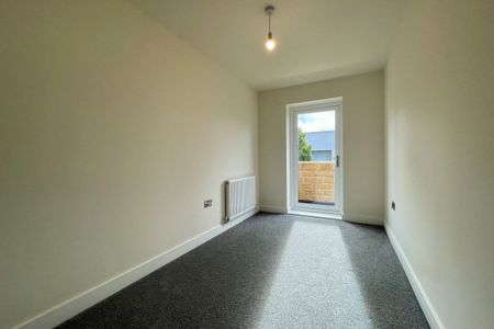 Sackville Street - Photo 4