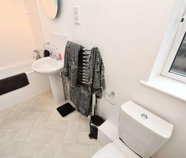 Bedroom Semi-detached Cottage In Haslemere, GU27 - Photo 2