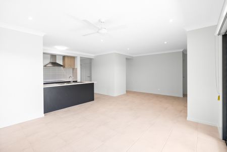 Stunning Four Bedroom Home - Photo 4